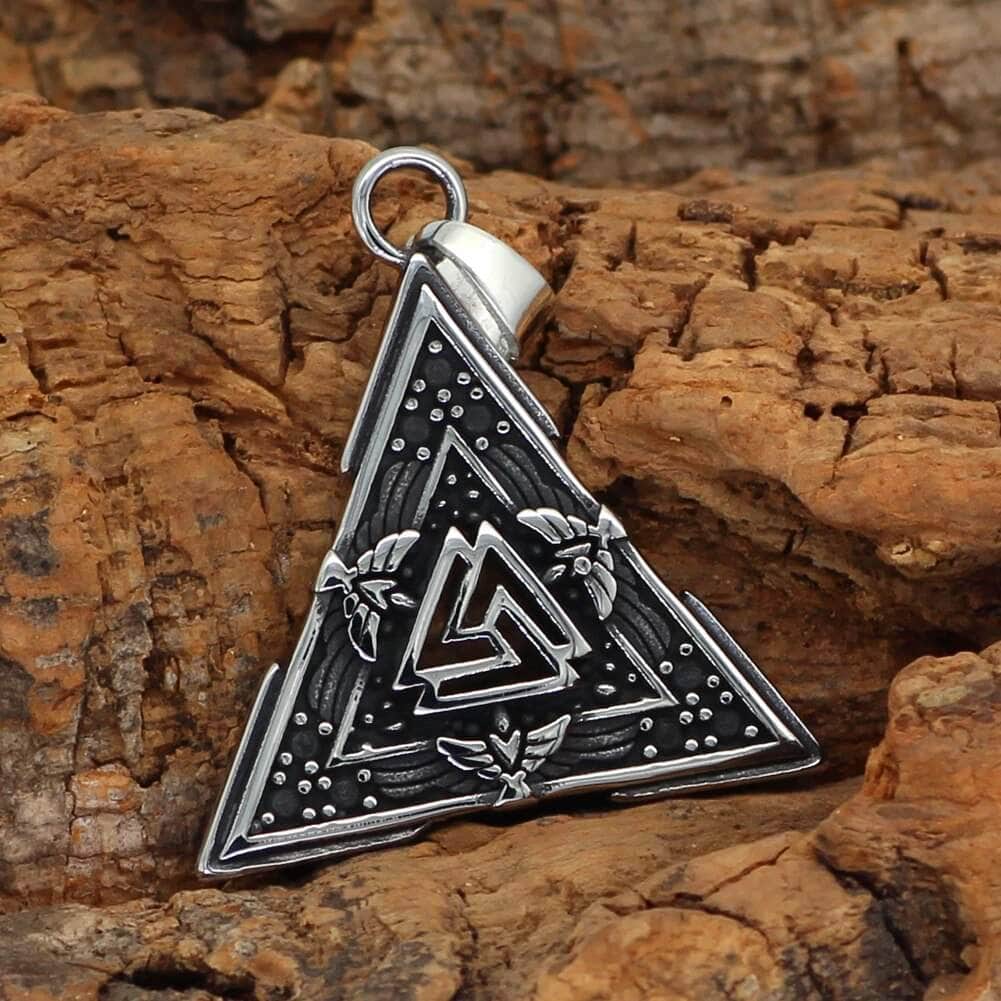 Valknut and Raven