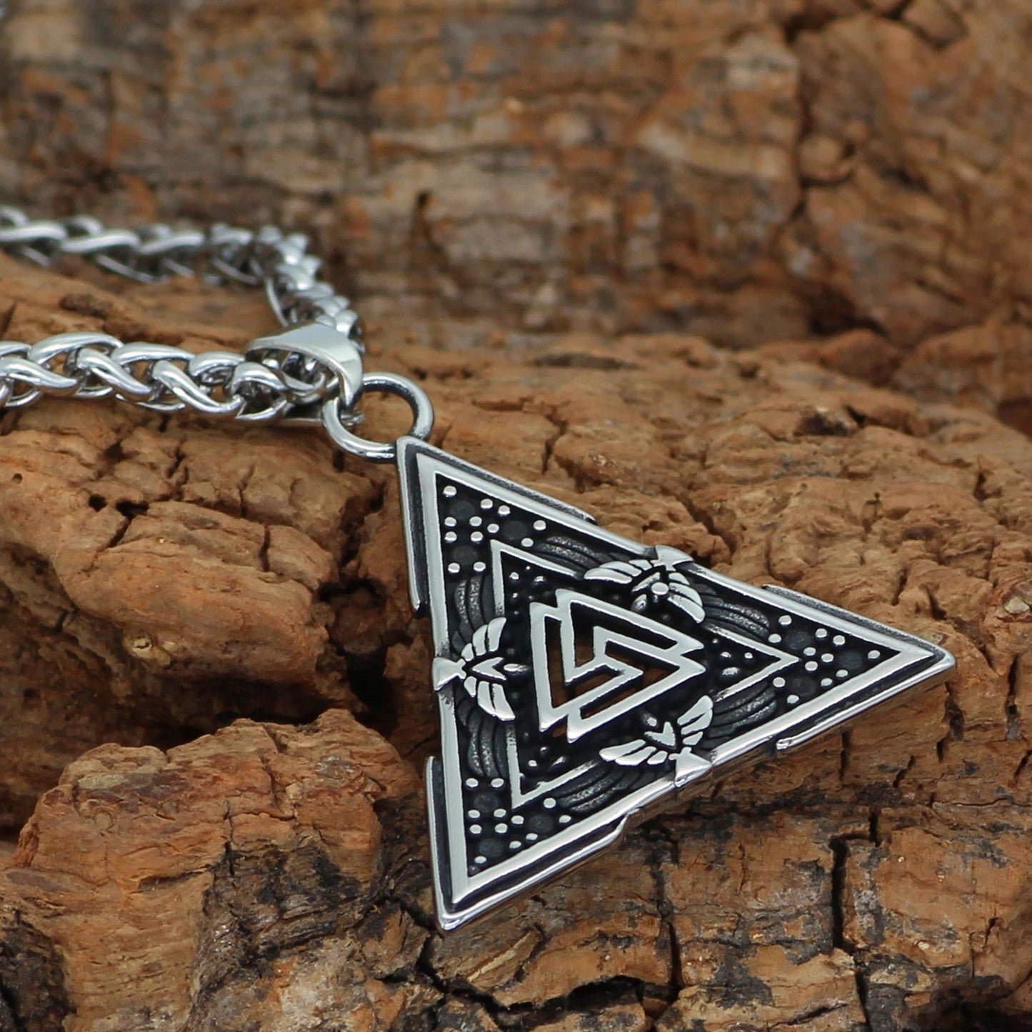 Valknut and Raven