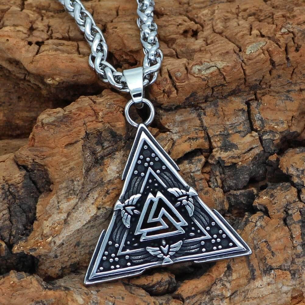 Valknut and Raven